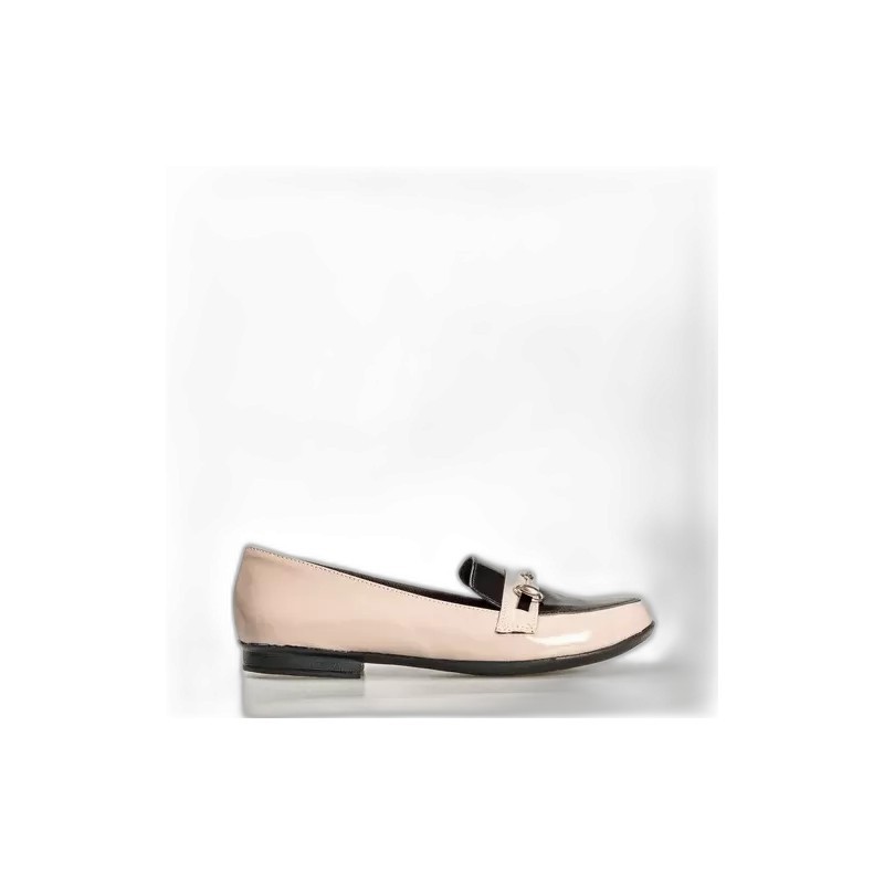 MOCASIN BOUDICA  DORA BEIGE/NEGRO COMB VINCHA C/HERRAJE